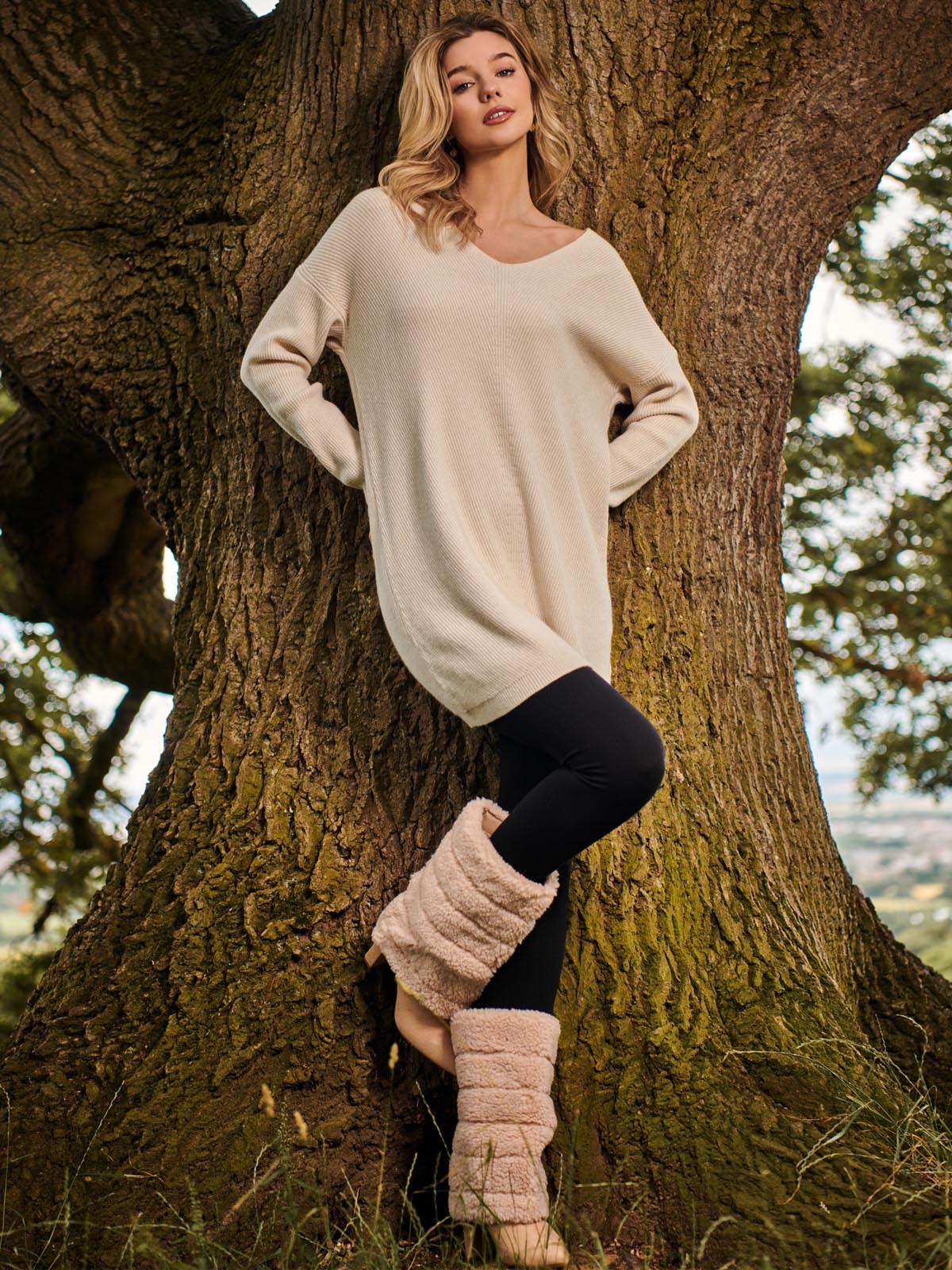 V neck beige outlet jumper