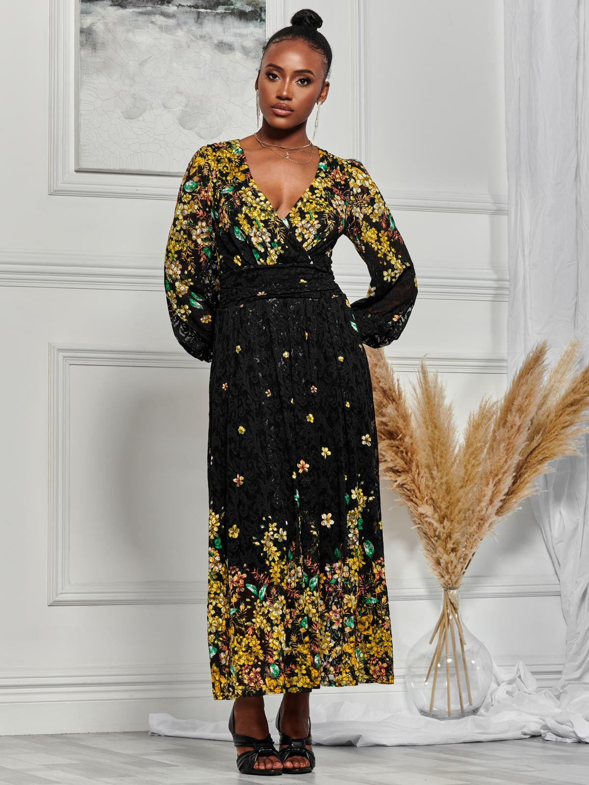 Black Ditsy Floral Split Detail Maxi Dress | PrettyLittleThing
