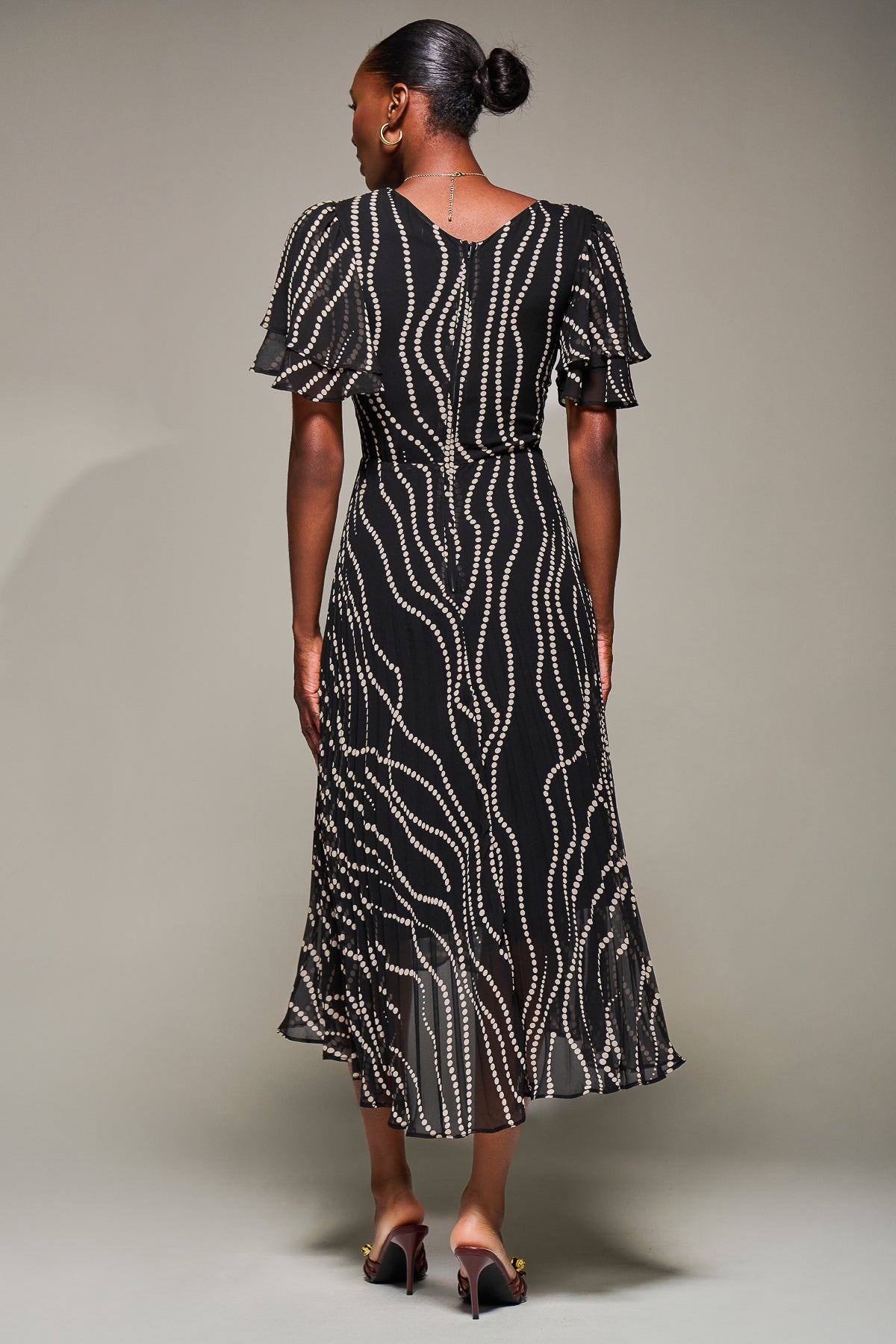 herliptoワンピAngel Sleeve Dress Angel Sleeve Pleated Chiffon Midaxi Dress, Black Spot – Jolie Moi
