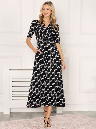 Jolie Moi Akayla Printed Jersey Maxi Dress, Black Geo, Elasticated Waist, Ruched Waistband, Fit&Flare, Short Sleeves, Wrap-over Front, V-neckline, 2 pockets