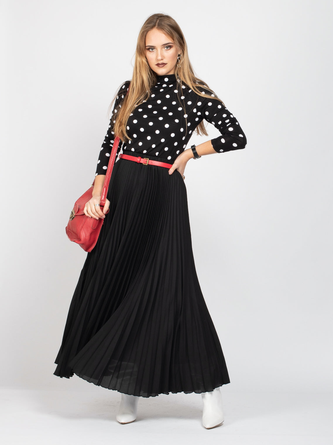 Long pleated skirt, Black - Sisley