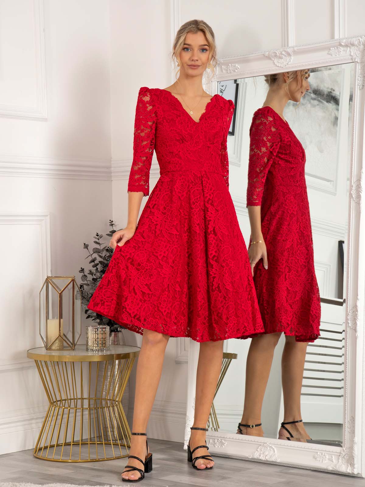 Red quarter sales sleeve dress